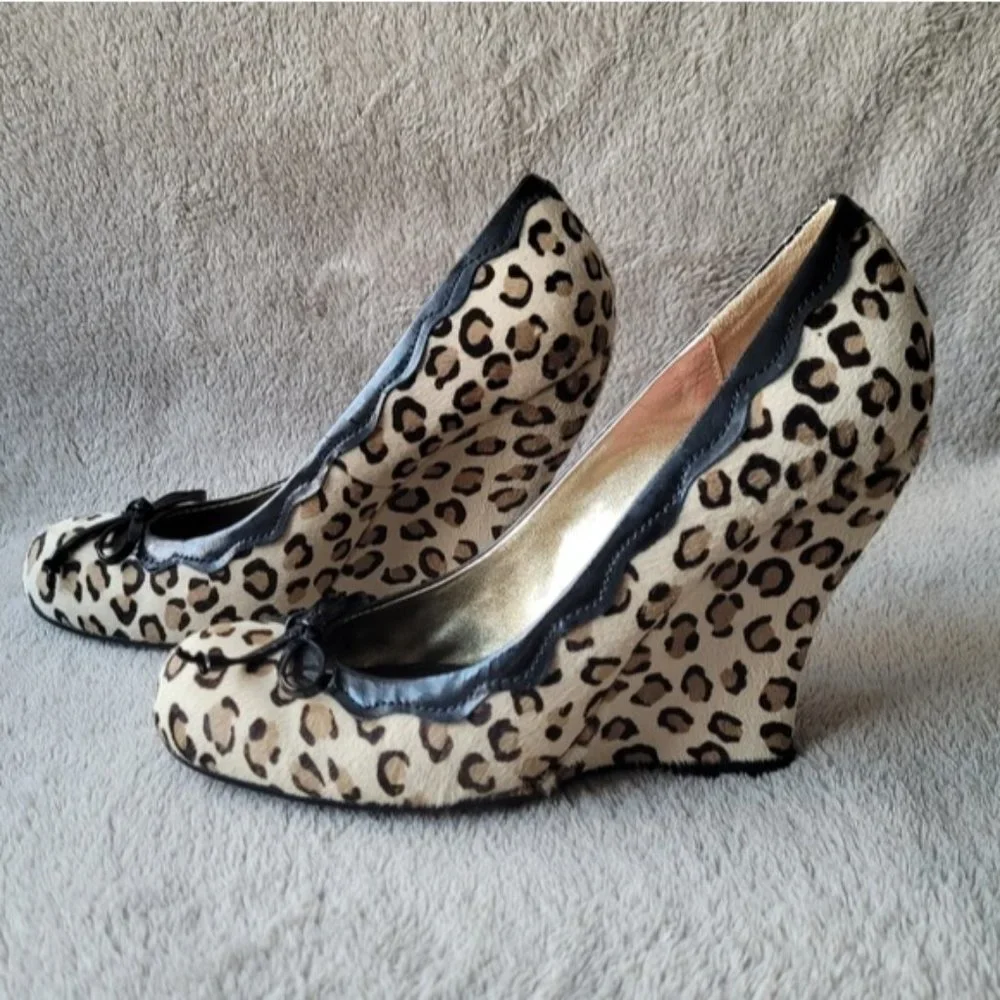 𝅺Betsey Johnson Lien leopard print wedges size 8 - Picture 4 of 10
